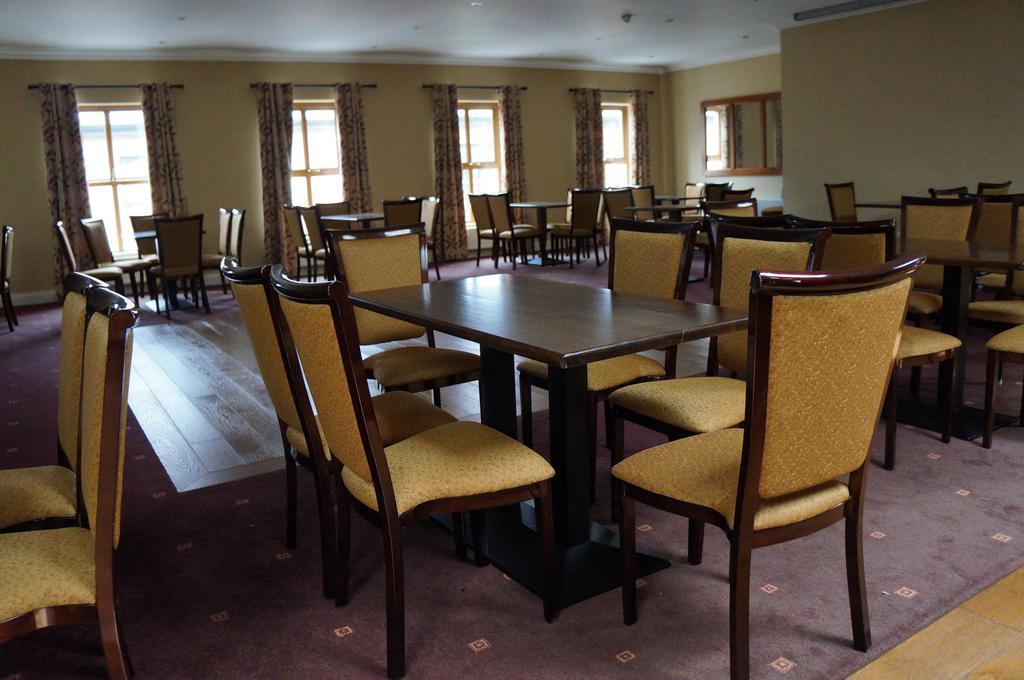 Jacksons Restaurant And Accommodation 로스코먼 외부 사진