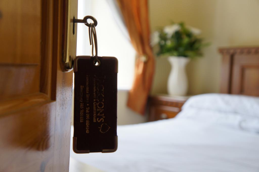 Jacksons Restaurant And Accommodation 로스코먼 외부 사진